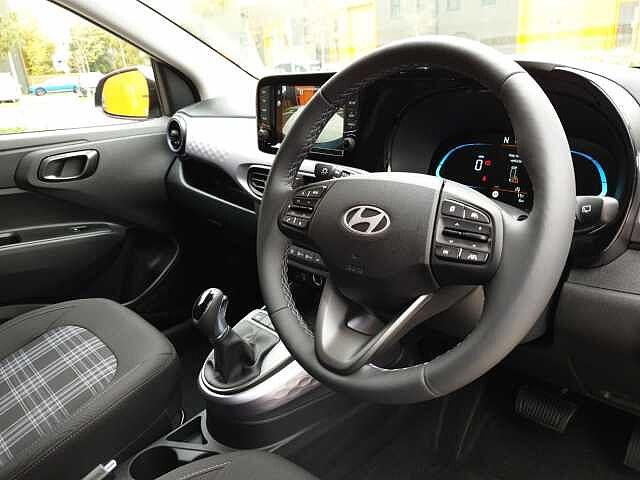 Hyundai i10 1.0 2025MY Premium AMT