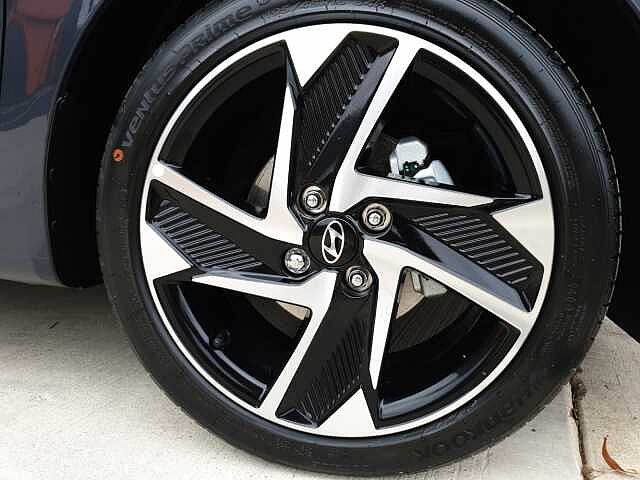 Hyundai i10 1.0 2025MY Premium AMT