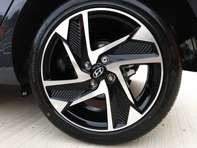 Hyundai i10 1.0 2025MY Premium AMT