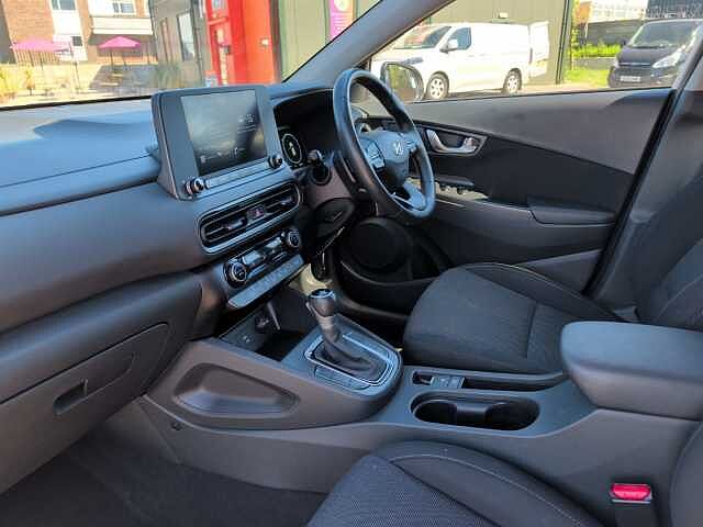 Hyundai KONA 1.6 GDi Hybrid SE Connect 5dr DCT White