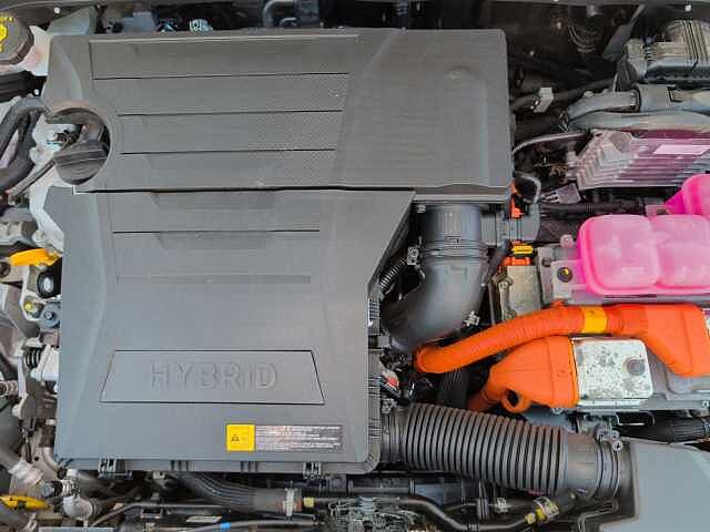 Hyundai KONA 1.6 GDi Hybrid SE Connect 5dr DCT White