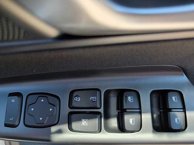 Hyundai KONA 1.6 GDi Hybrid SE Connect 5dr DCT White