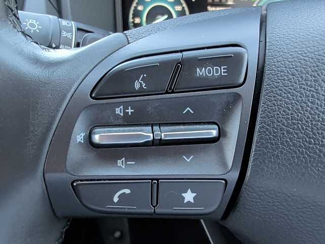 Hyundai KONA 1.6 GDi Hybrid SE Connect 5dr DCT White