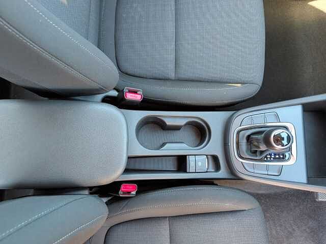 Hyundai KONA 1.6 GDi Hybrid SE Connect 5dr DCT White