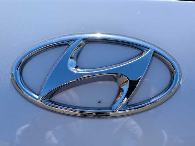 Hyundai KONA 1.6 GDi Hybrid SE Connect 5dr DCT White