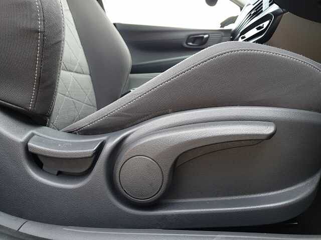 Hyundai BAYON 1.0 TGDi 48V MHEV Ultimate 5dr DCT Red