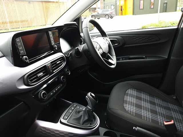 Hyundai i10 1.0 AMT. 2025MY Premium