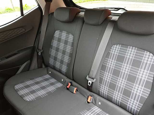 Hyundai i10 1.0 AMT. 2025MY Premium