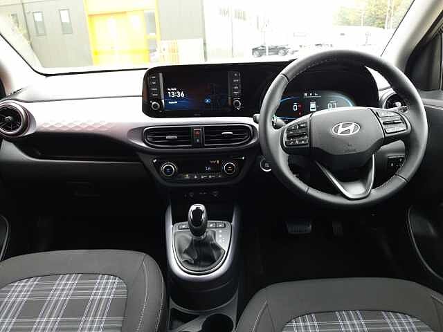 Hyundai i10 1.0 AMT. 2025MY Premium