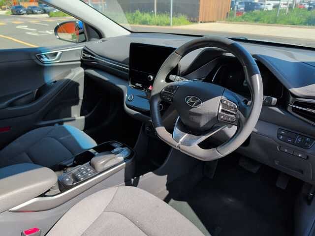 Hyundai ioniq Electric SUV 	E (136ps) Premium 39kWh