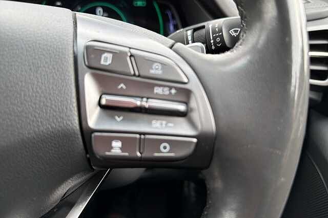 Hyundai IONIQ 1.6 GDi Hybrid Premium 5dr DCT Fiery Red