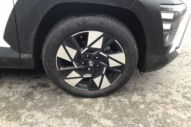 Hyundai KONA ADVANCE Atlas White