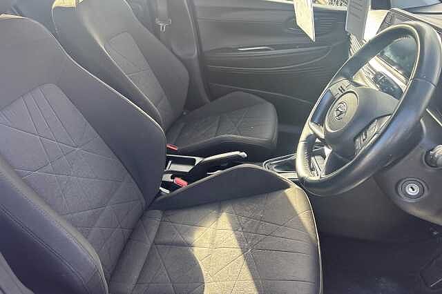 Hyundai Bayon T-GDI SE CONNECT DCT MHEV