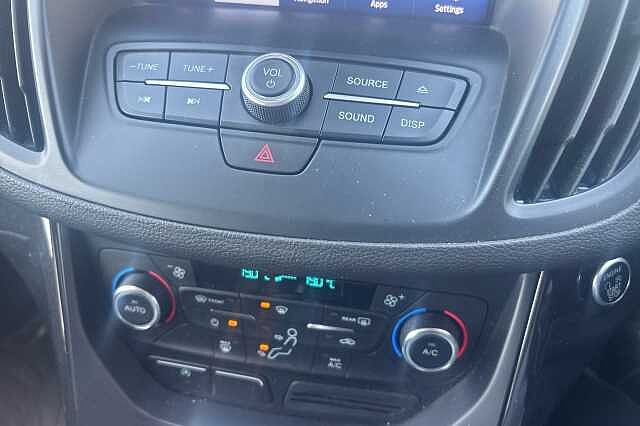 Ford Kuga TITANIUM EDITION