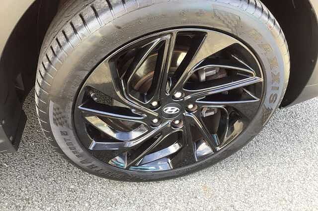 Hyundai TUCSON T-GDI N LINE Engine Red