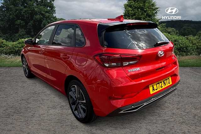 Hyundai I30 T-GDI PREMIUM MHEV Engine Red