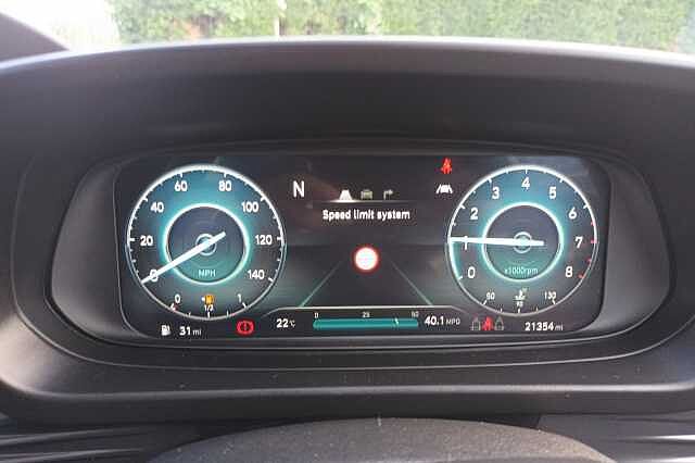 Hyundai BAYON T-GDI PREMIUM MHEV Dragon Red
