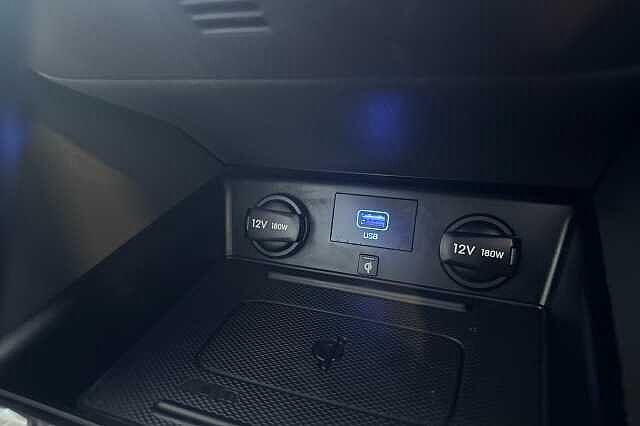 Hyundai IONIQ 1.6 GDi Hybrid Premium 5dr DCT Red