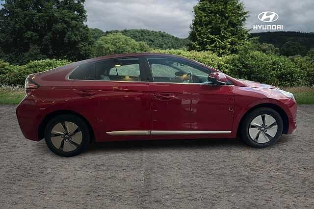 Hyundai IONIQ 1.6 GDi Hybrid Premium 5dr DCT Red