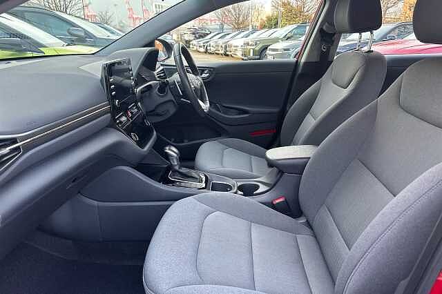 Hyundai Ioniq SE CONNECT MHEV
