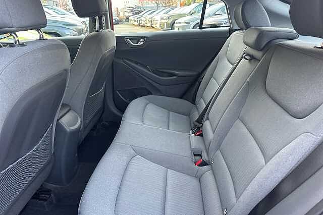 Hyundai Ioniq SE CONNECT MHEV