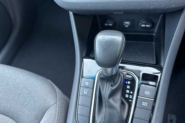 Hyundai Ioniq SE CONNECT MHEV