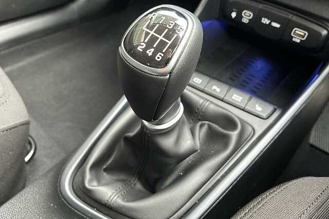 Hyundai BAYON T-GDI ULTIMATE Dragon Red