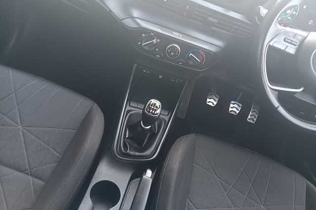 Hyundai BAYON T-GDI SE CONNECT MHEV Green