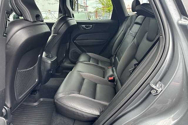 Volvo XC60 B5 R-DESIGN PRO AWD