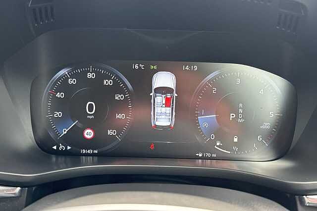 Volvo XC60 B5 R-DESIGN PRO AWD