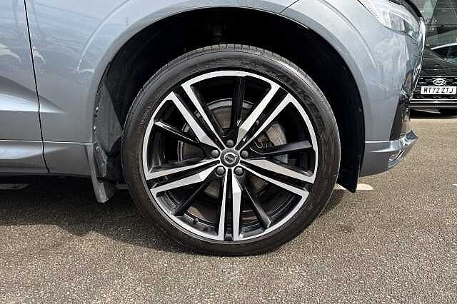 Volvo XC60 B5 R-DESIGN PRO AWD