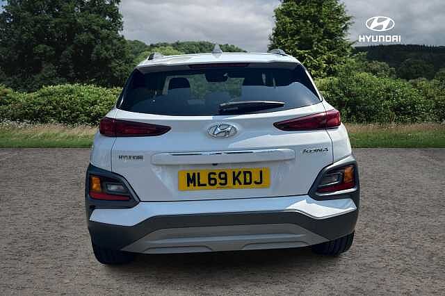 Hyundai KONA PREMIUM White