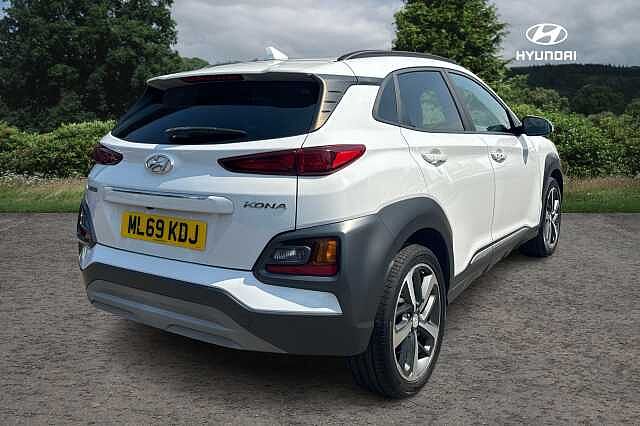 Hyundai KONA PREMIUM White