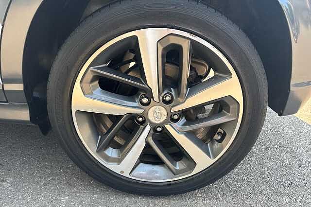 Hyundai KONA PREMIUM White