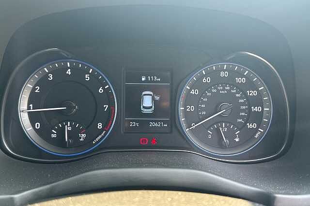 Hyundai KONA PREMIUM White