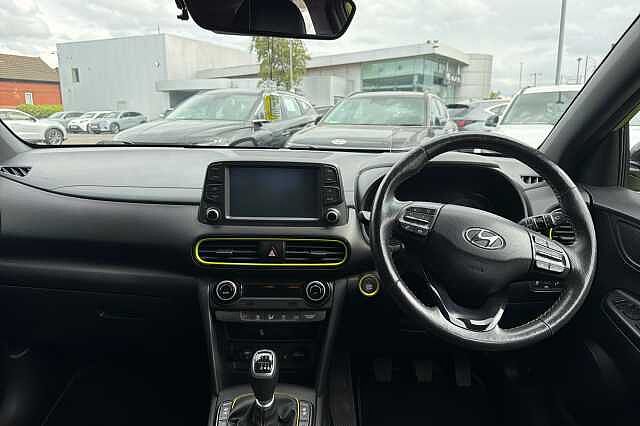 Hyundai KONA PREMIUM SE Yellow