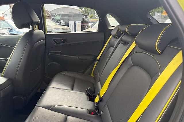Hyundai KONA PREMIUM SE Yellow
