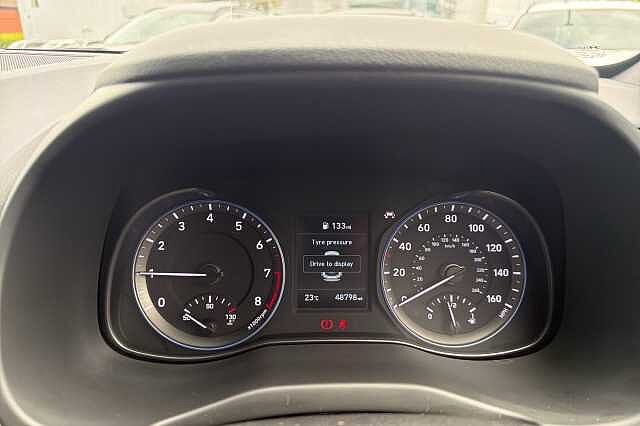Hyundai KONA PREMIUM SE Yellow