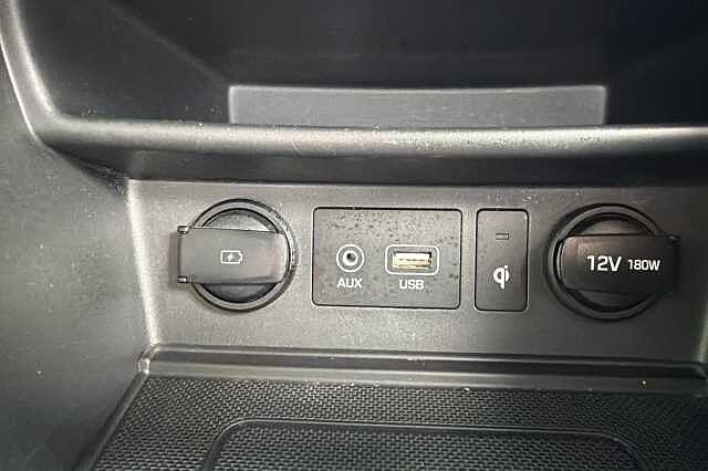 Hyundai KONA PREMIUM SE Yellow