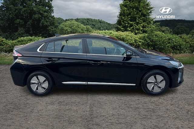 Hyundai IONIQ 1.6 GDi Hybrid Premium 5dr DCT Phantom Black