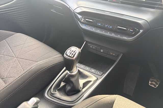 Hyundai Bayon T-GDI PREMIUM MHEV