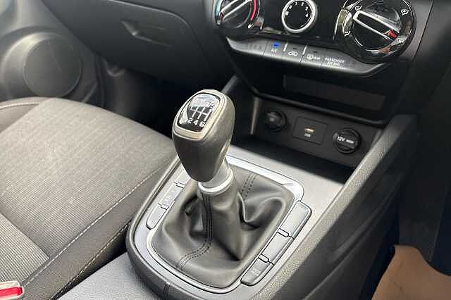 Hyundai KONA T-GDI SE CONNECT MHEV Ultimate Red