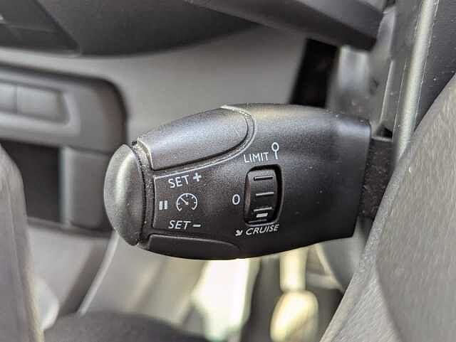 Vauxhall Vivaro Life 1.5 Turbo D 120PS Edition M 5dr