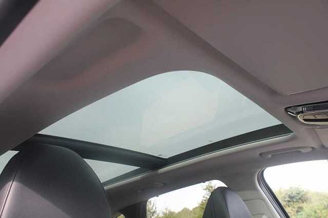 Hyundai TUCSON 1.6T Hybrid Ultimate 5dr Auto Abyss Black