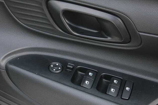 Hyundai I20 1.0 T-GDi 100ps SE Connect 48 Volt Hybrid Polar White
