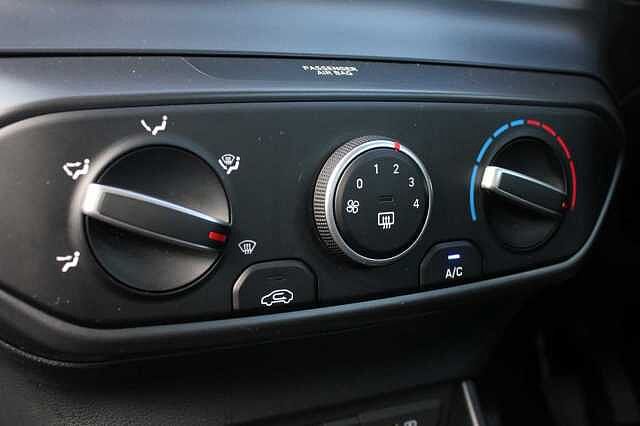 Hyundai I20 1.0 T-GDi 100ps SE Connect 48 Volt Hybrid Polar White