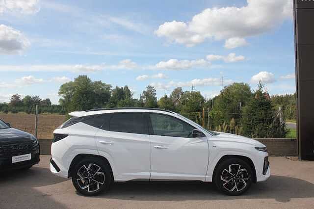 Hyundai TUCSON 1.6T Hybrid N Line 5dr Auto Atlas White