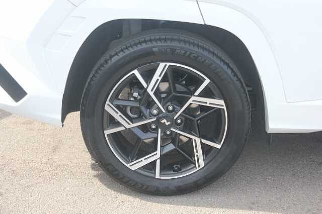 Hyundai TUCSON 1.6T Hybrid N Line 5dr Auto Atlas White