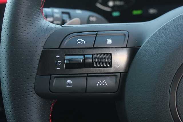 Hyundai TUCSON 1.6T Hybrid N Line 5dr Auto Shimmering Silver