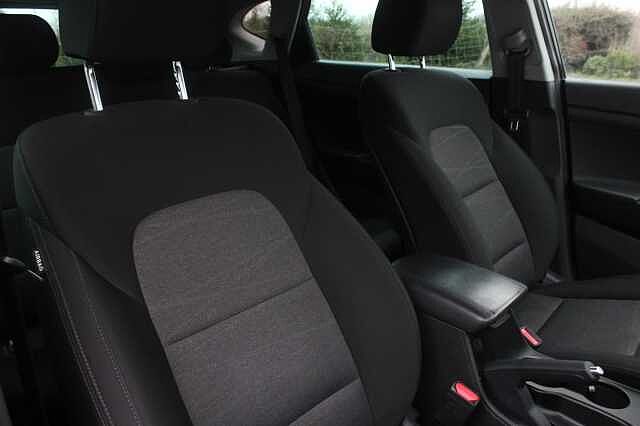 Hyundai TUCSON 1.6 GDi SE Nav 5dr 2WD Phantom Black